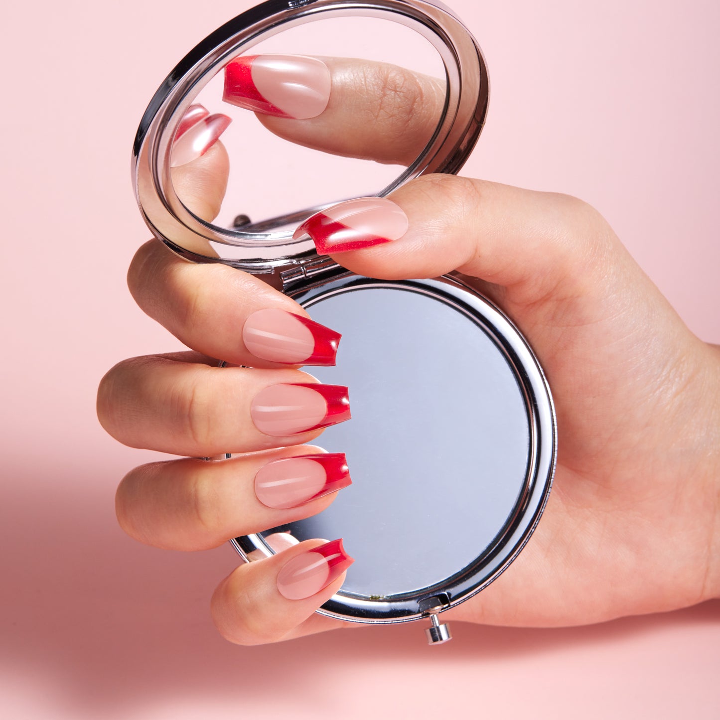 أحمر الشفاه الكلاسيكي