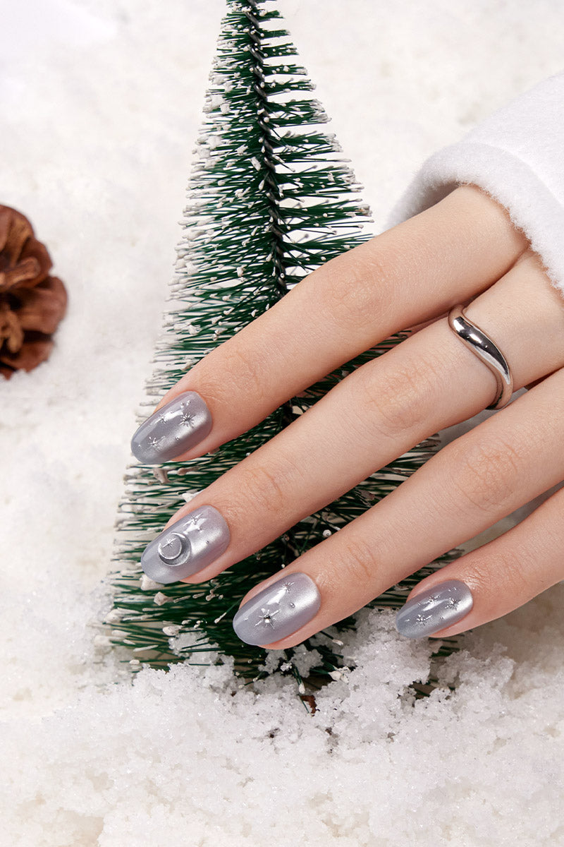 Snow Queen Nails: Icy Silver & Blue Press-Ons for Winter Outfits