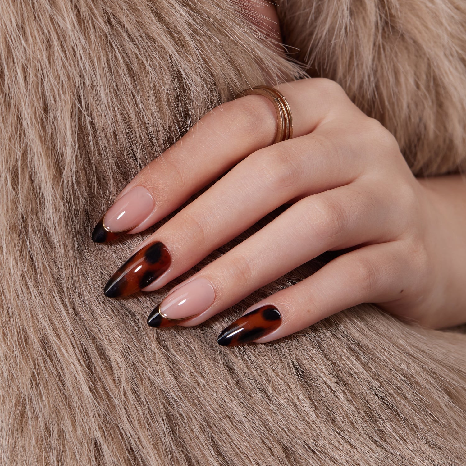 🐆 Leopard Print Press-On Nails: How to Wear Leopard Luxe with Confidence (2026 Style Guide)