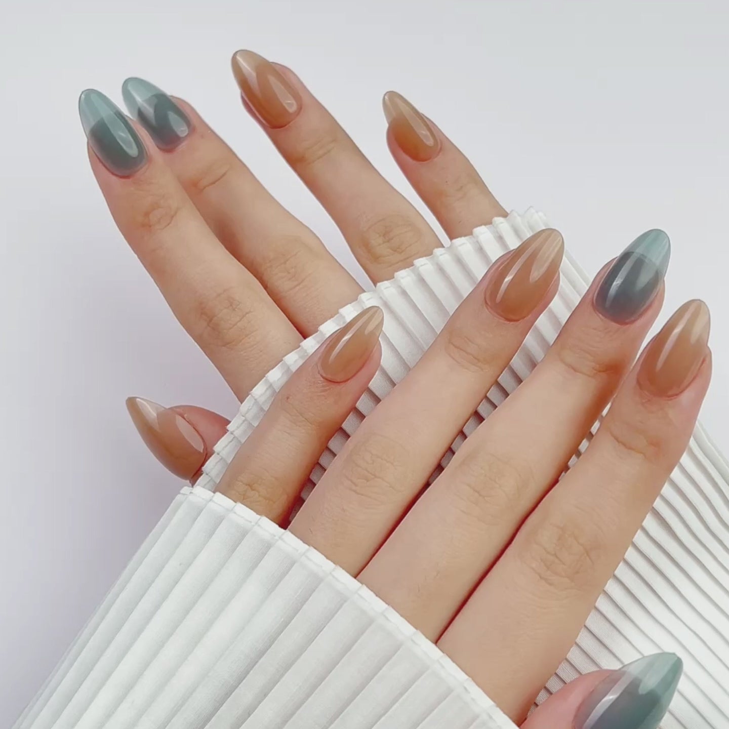 Load video: VSALON Dual Glam Nails Charming Blossoms Solid Color Short Almond Press On Nails - perfect for daily wear or office style.