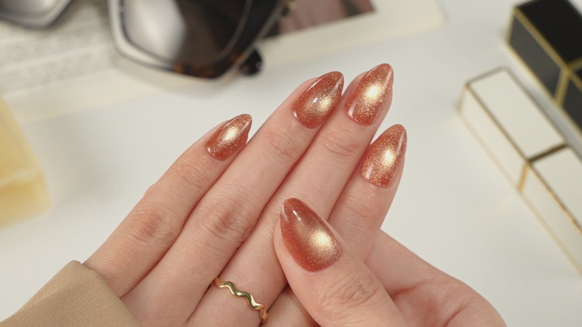 Load video: Truffle Halo