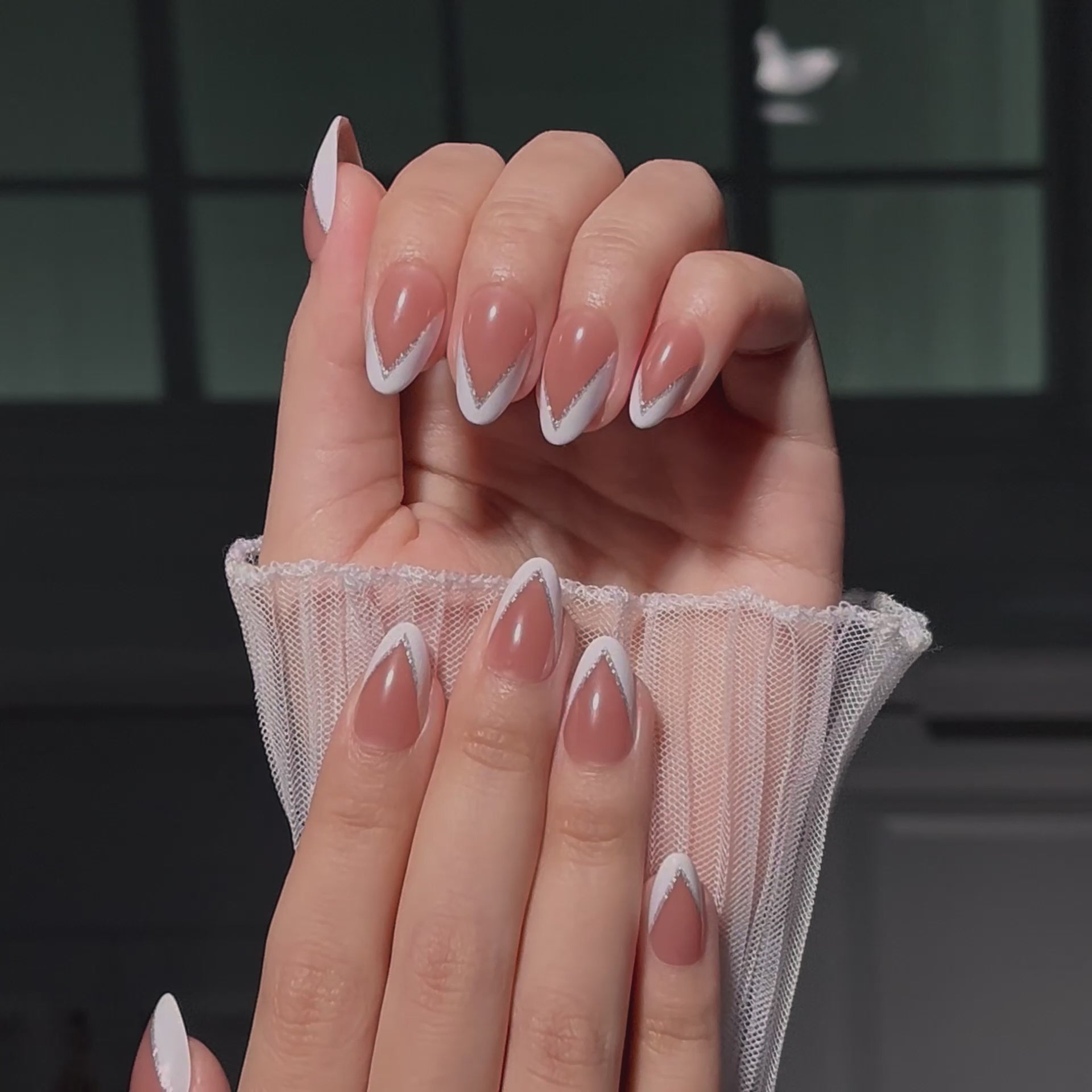 Load video: الأناقة الفرنسية 