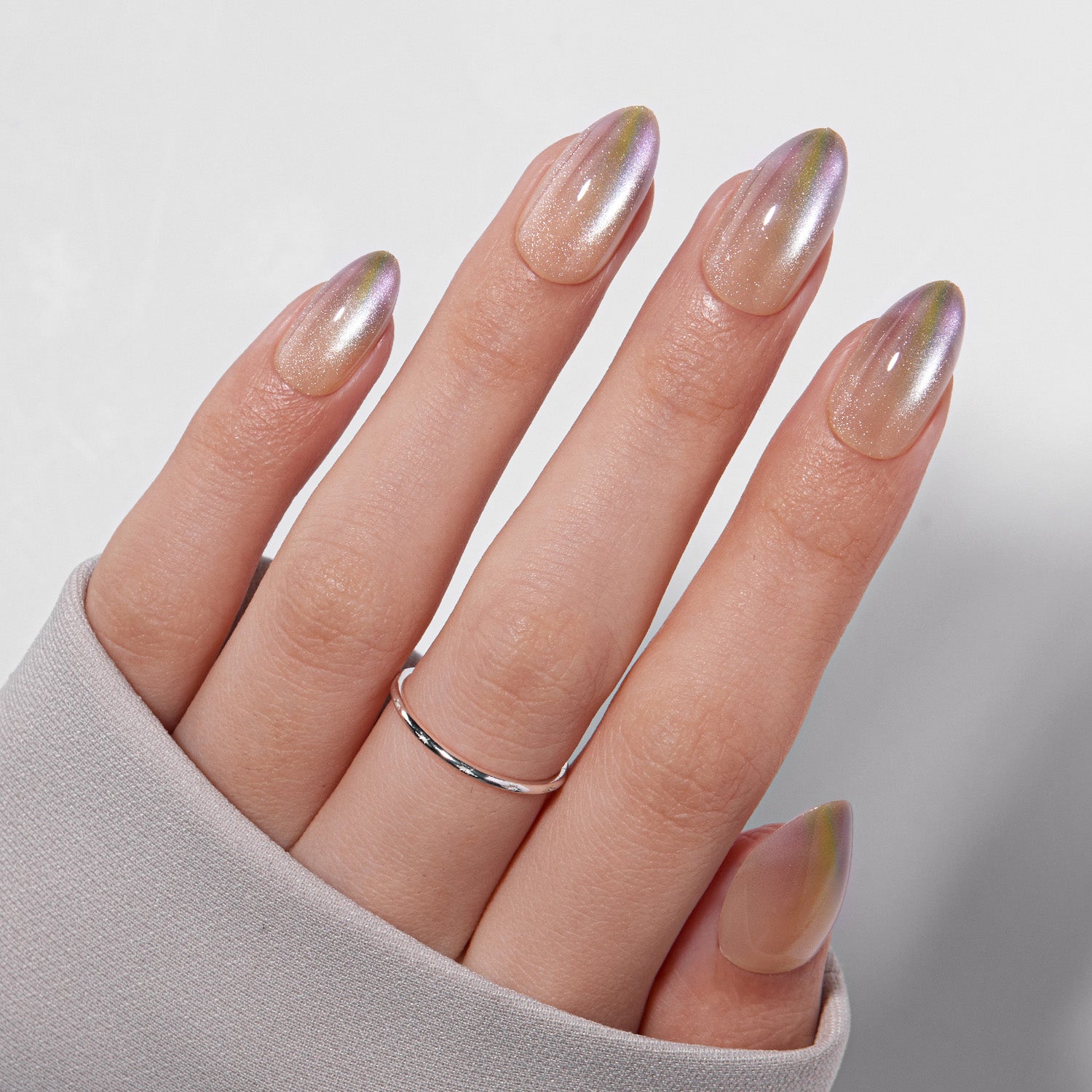 VSALON UV Cure Nails Autumn Gold Cat Eye Short Almond Press On Nails - elegant look worn on hands