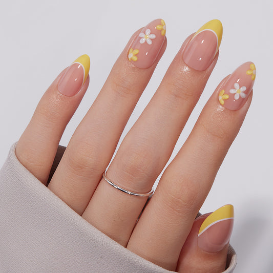 VSALON Nourishment Chamomile Floral Short Almond Press On Nails - model wearing