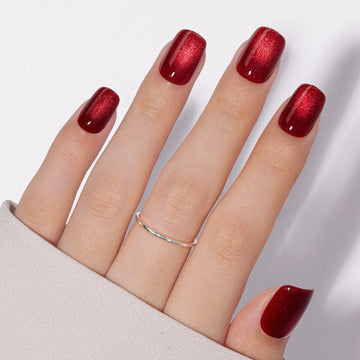 files/vsalon-cider-nourishment-red-cat-eye-short-square-press-on-nails-hand-model-01.jpg