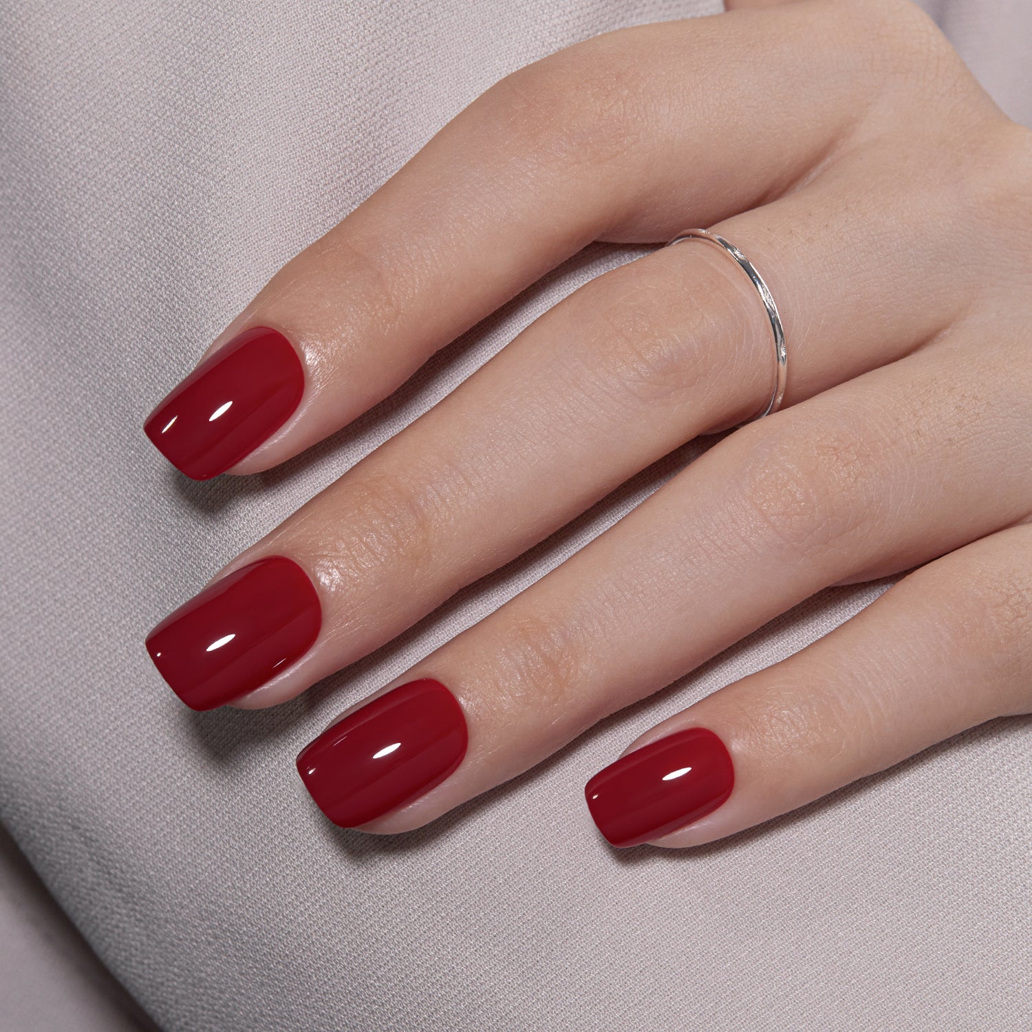 VSALON Nourishment Seductive Wine Red Solid Color Short Square Press On Nails - model wearing