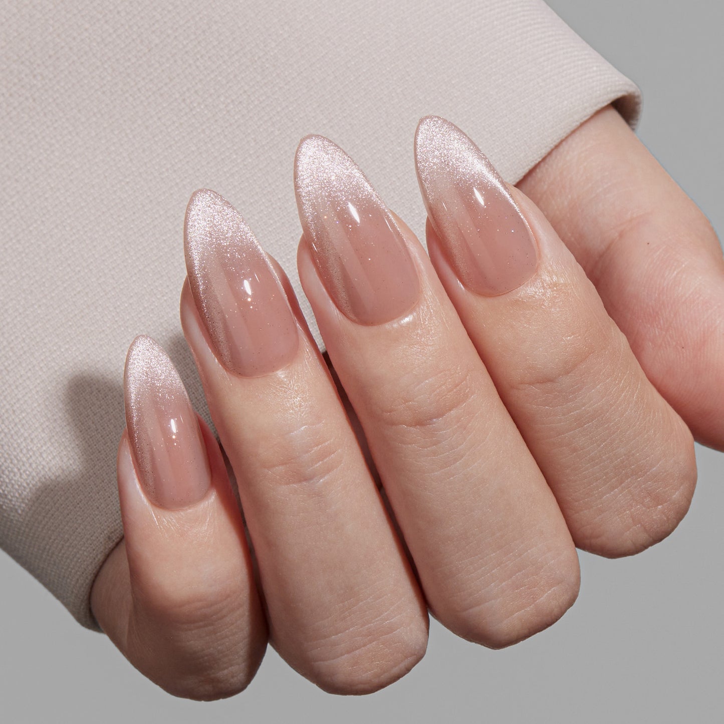 VSALON UV Cure Nails Sourire pink Cat Eye Short Almond Press On Nails - elegant look worn on hands