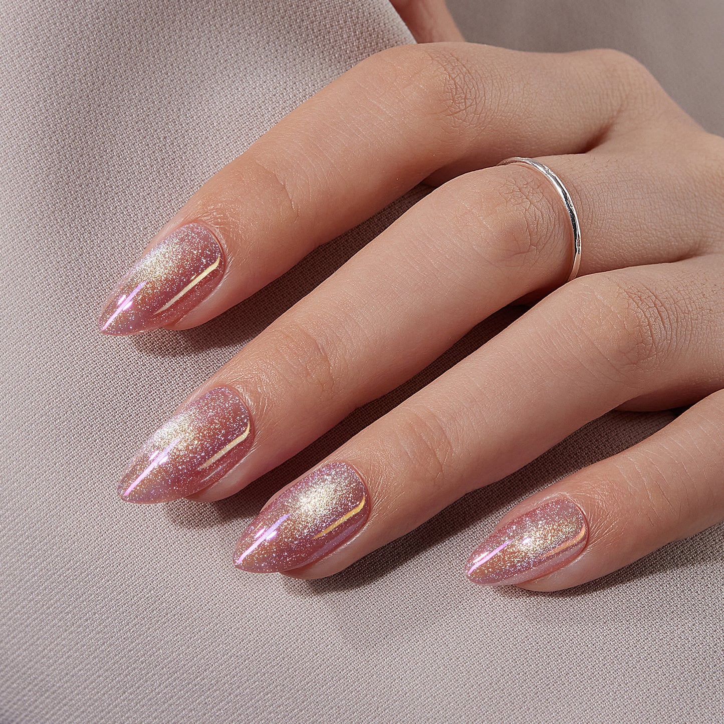 VSALON Nourishment Tippie Firework pink Cat Eye Short Almond Press On Nails - natural look on hand model