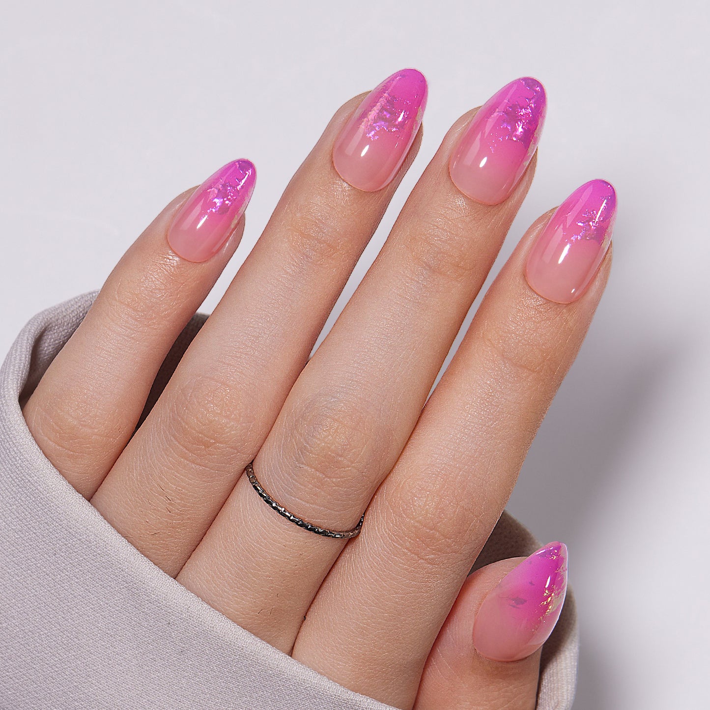 VSALON UV Cure Nails Unicorn Petal Gradient Flamingo Foil Pink Short Almond Press On Nails - model wearing