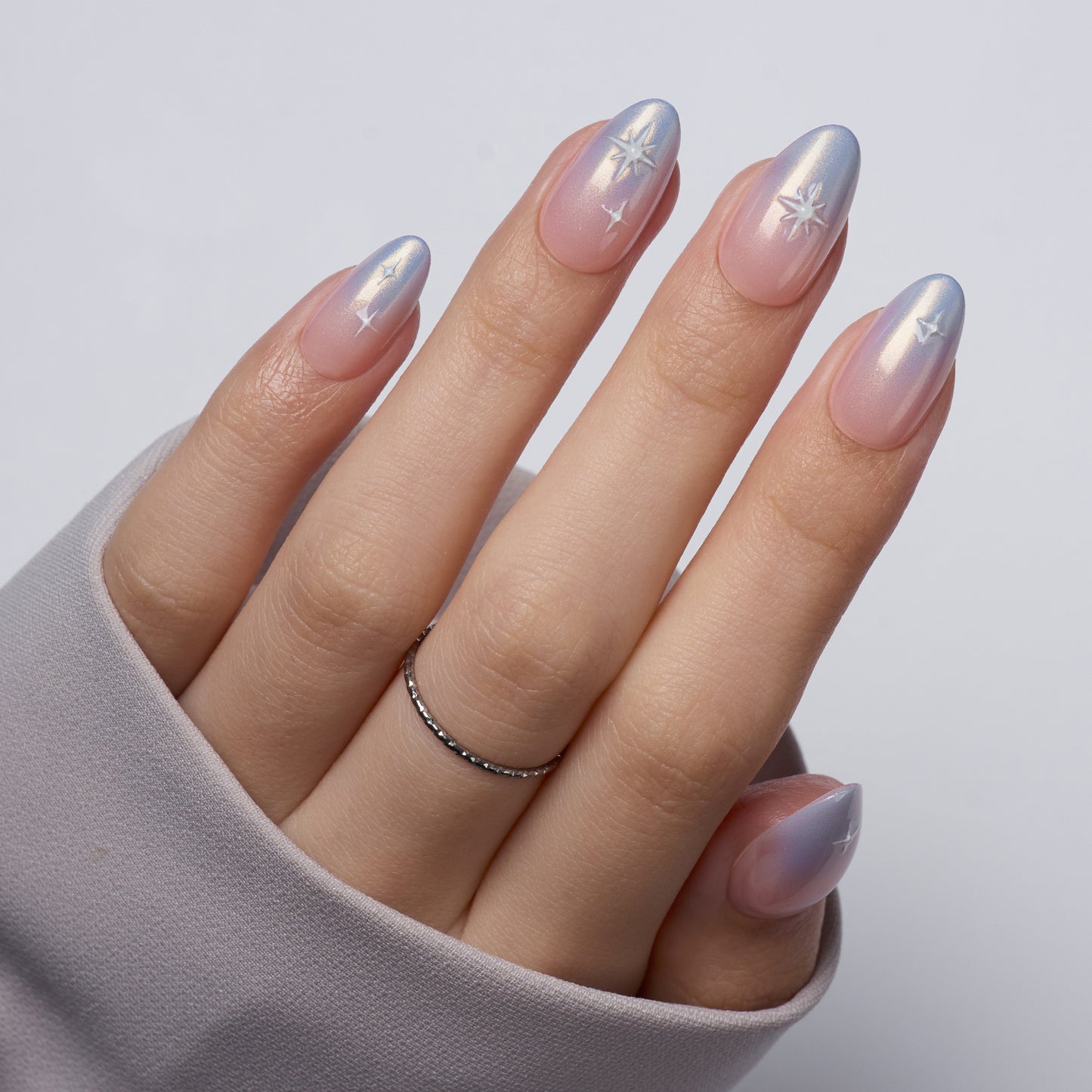 VSALON Dual Glam Nails Weekend Warrior Star 3D Textured Short Almond Press On Nails - model wearing