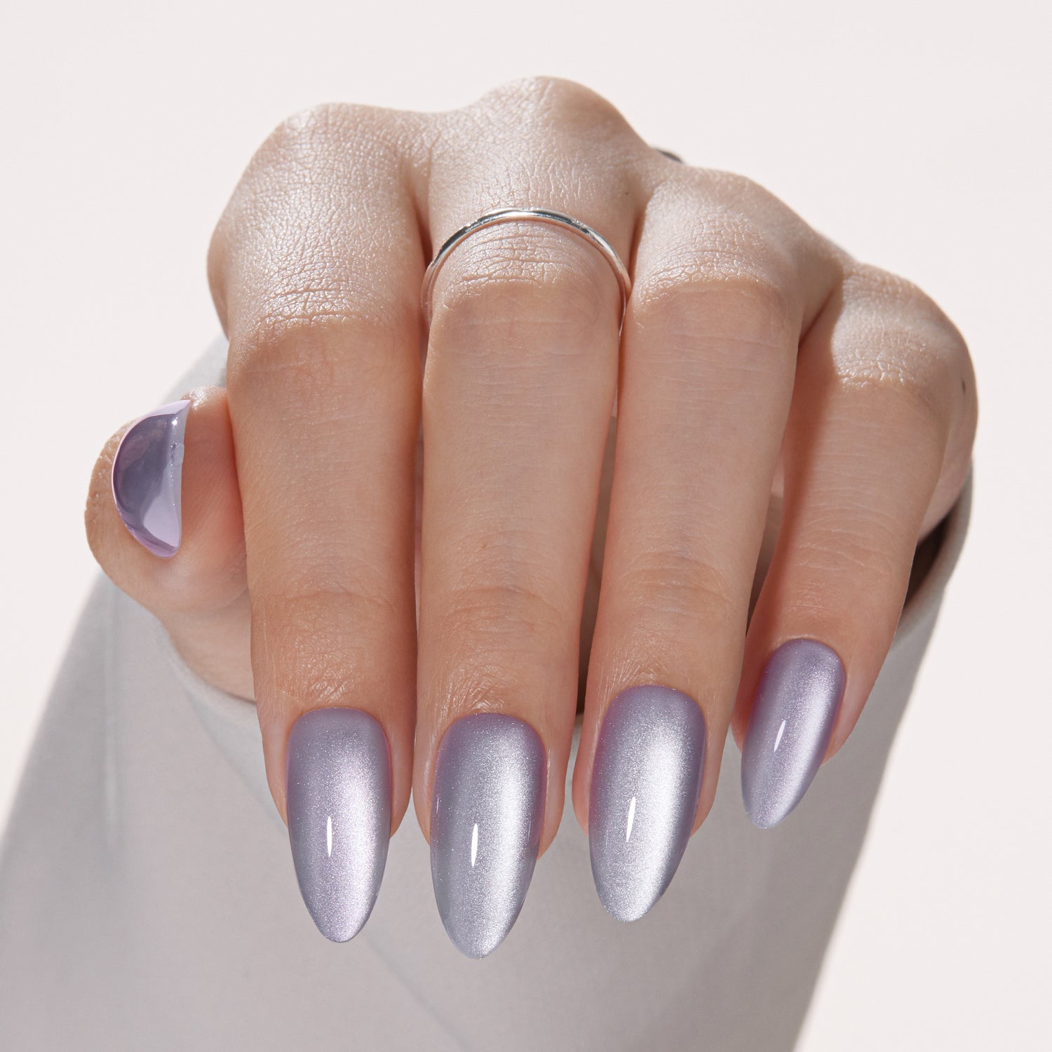 VSALON Nourishment Witch Charm Cat Eye Short Almond Press On Nails - natural look on hand model